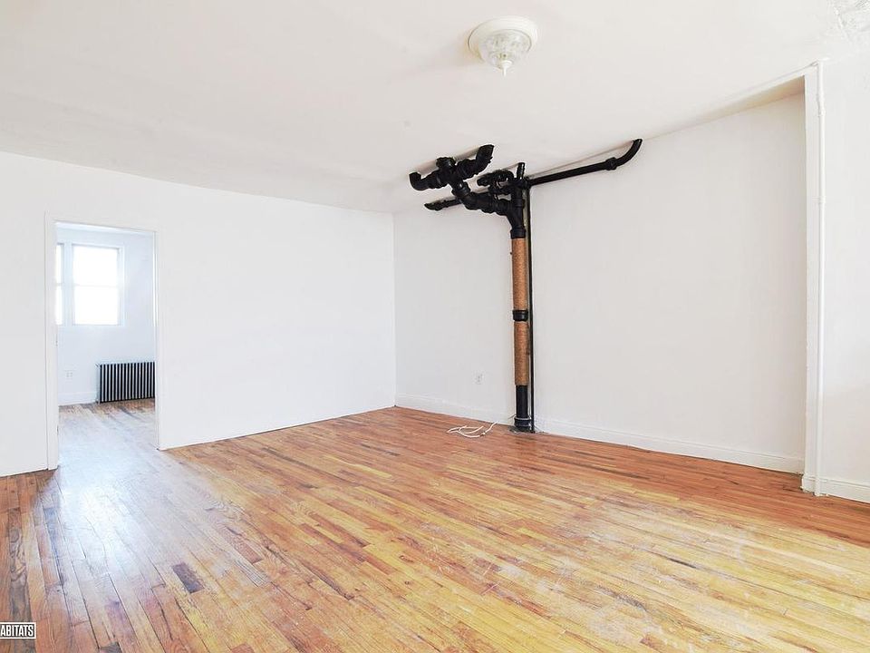 1st image of 129 Columbia St APT 1