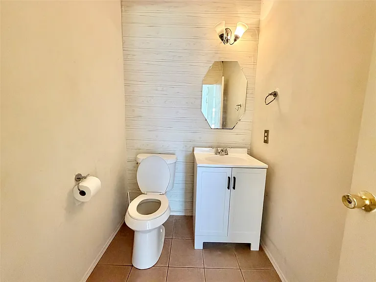 2305 Ames St — Photo 24