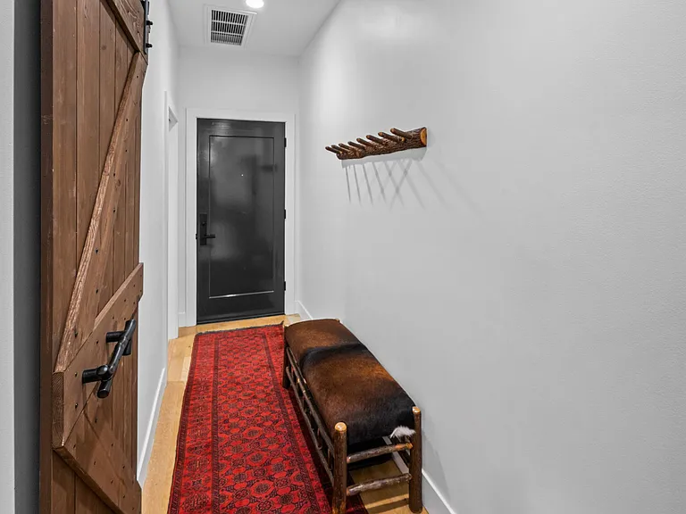 5 W Mendenhall St #309 — Photo 9