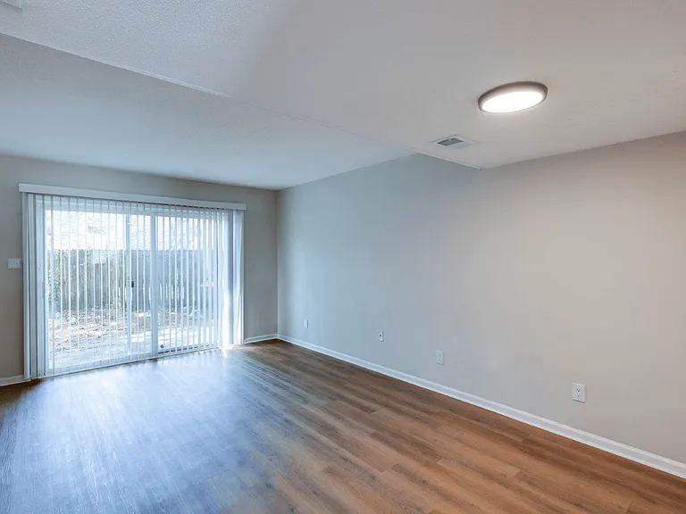 Savan Pointe — Photo 9