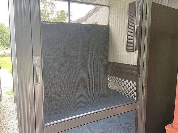 3rd image of 18 Elmwood Pl