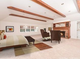 915 E Squantum St, Quincy, MA 02171