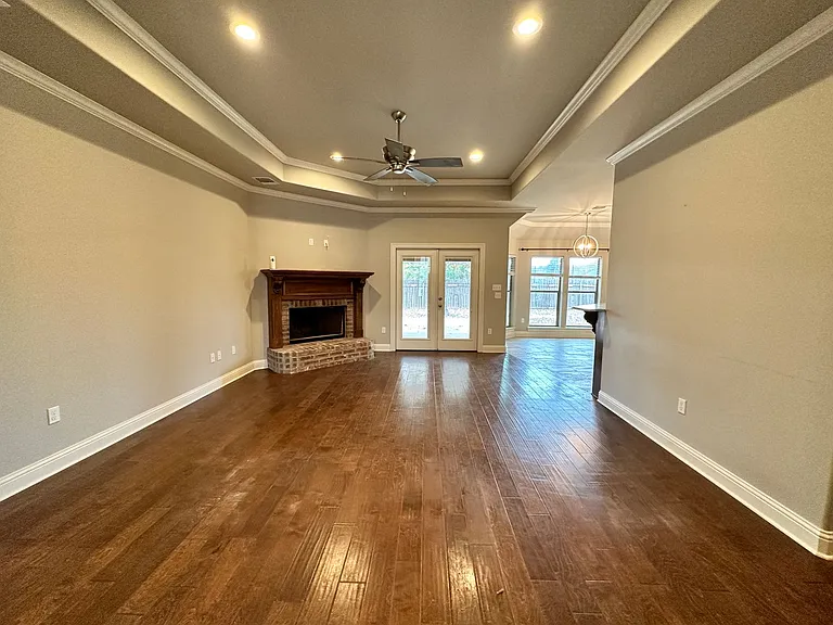 1100 Bear Creek Dr — Photo 3
