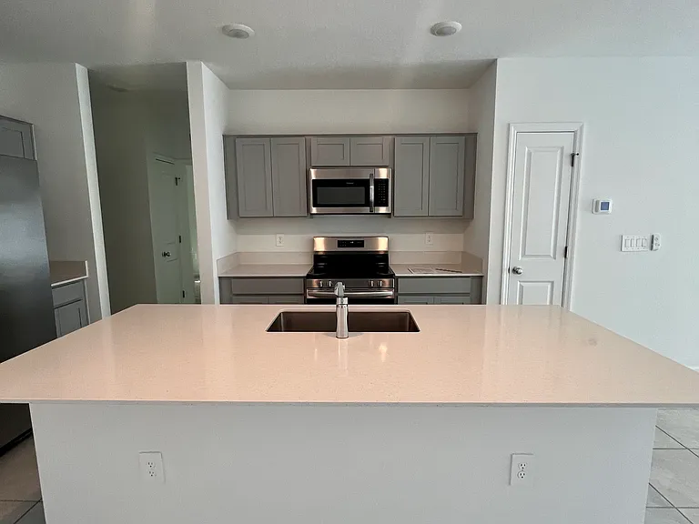 336 Kayden Cv — Photo 16
