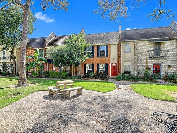 3rd image of 10760 Briar Forest Dr #7-5