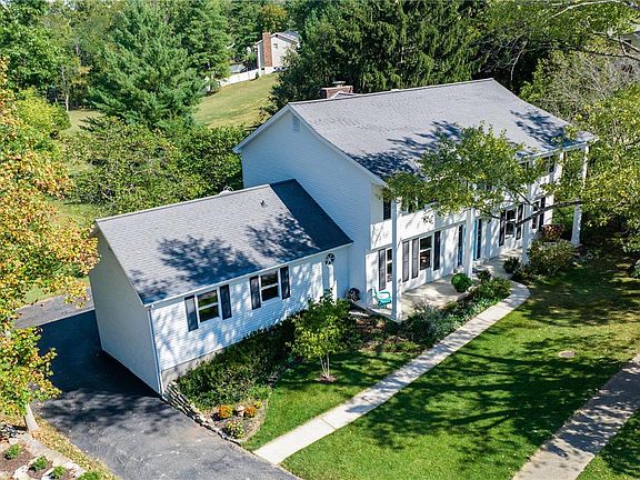 3rd image of 15019 Manor Creek Dr