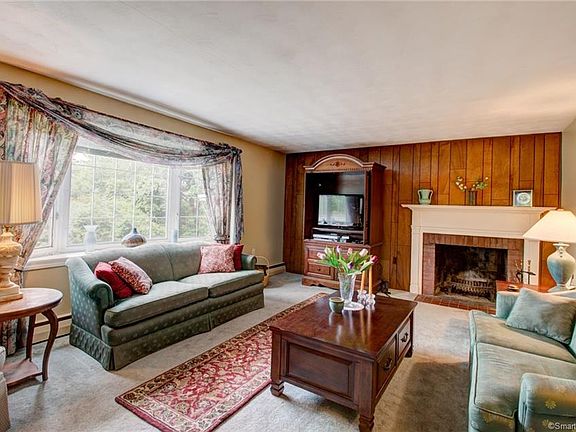 4th image of 11 Richmond Dr