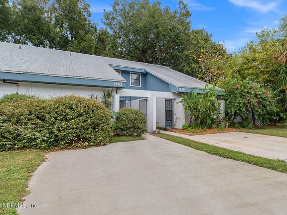 3rd image of 1243 BAYSHORE Drive N