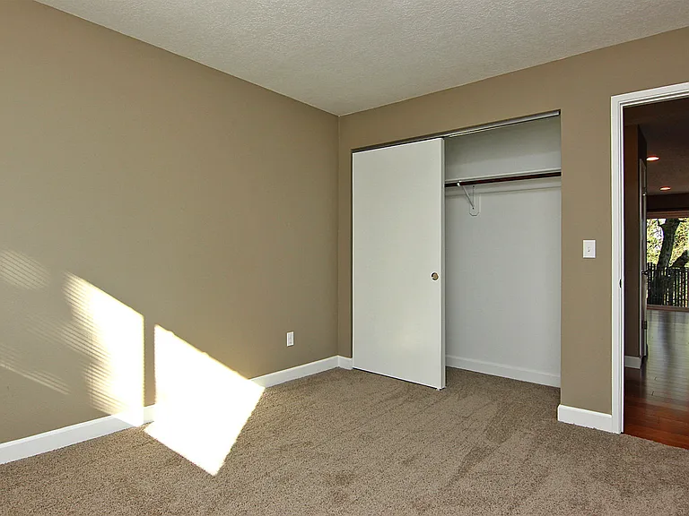 Baird Street Apartments — Photo 4