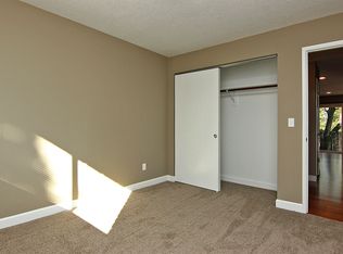 3611 SW Baird St #12, Portland, OR 97219