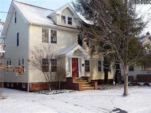 1571 Rydalmount Rd photo 1