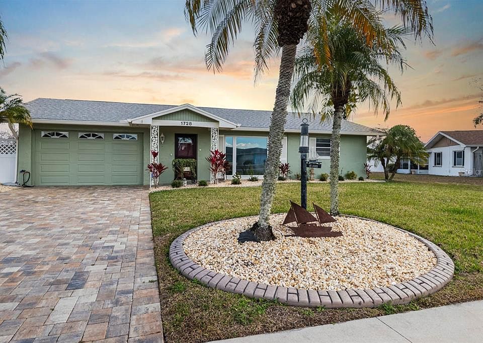 1st image of 1728 Coco Palm Cir