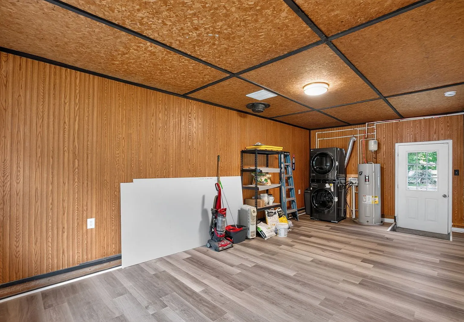 3 bed, 2.0 bath, 1296 sqft, $2,450 — Photo 3