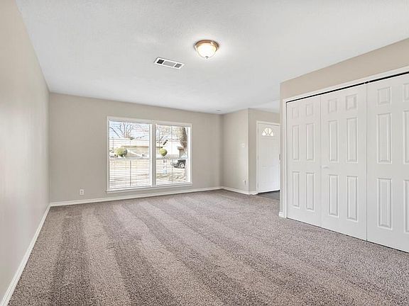 4th image of 922 Rockledge Dr