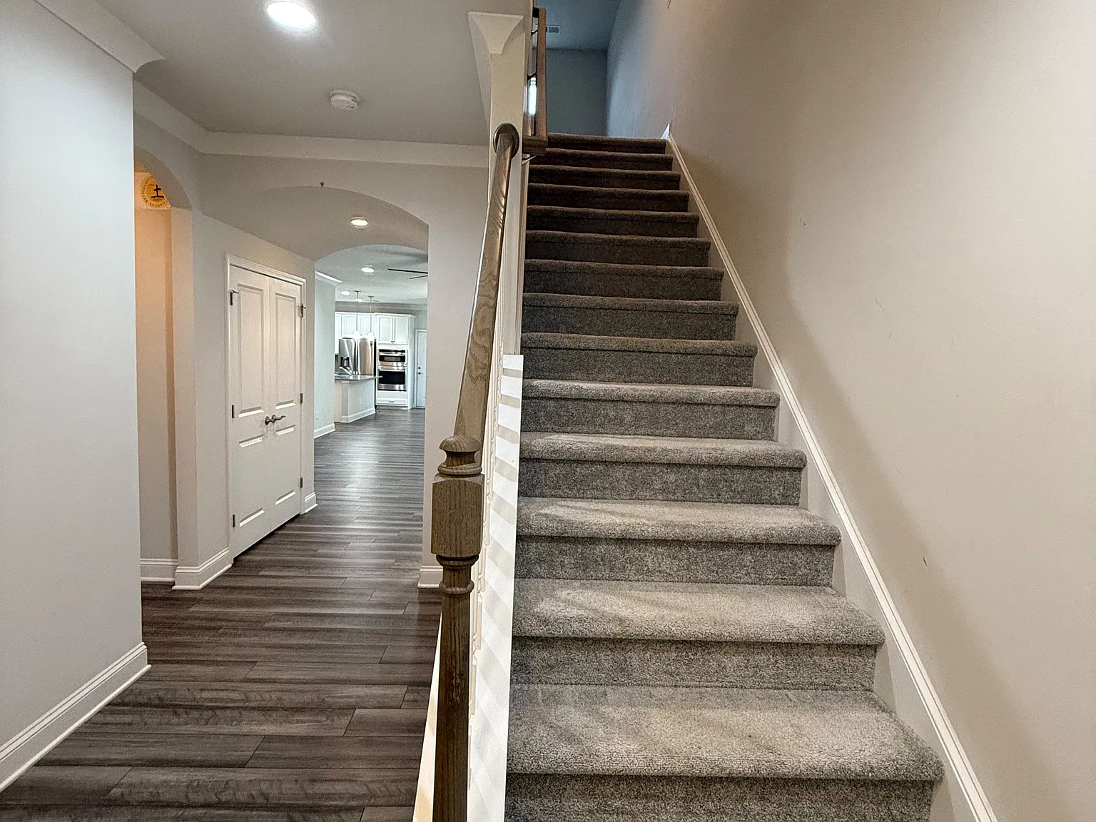 3 bed, 2093 sqft, $2,300 — Photo 3