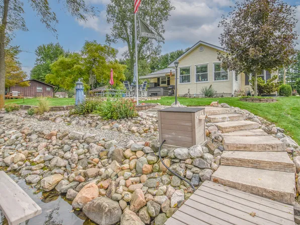 760 E Channel Dr, Coldwater, MI 49036