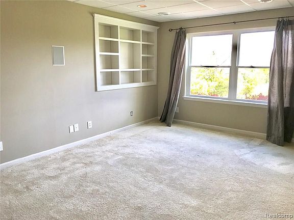 5th image of 1301 N Bay Dr