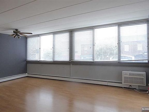 3rd image of 515 Anderson Ave APT 2B