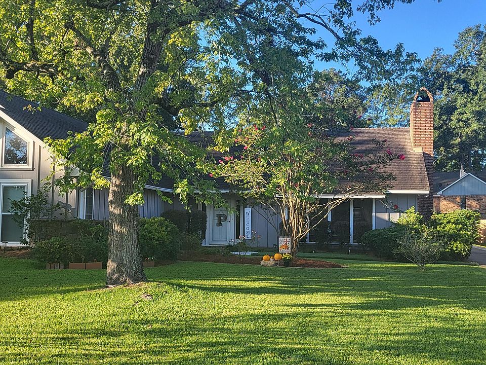1st image of 319 Millcreek Dr
