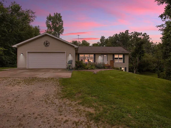 5293 Bartonville Rd, Belding, MI 48809
