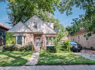 5725 N Kostner Ave, Chicago, IL 60646