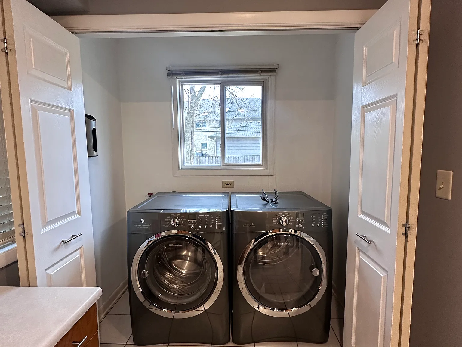 3 bed, 1200 sqft, $2,800 — Photo 4