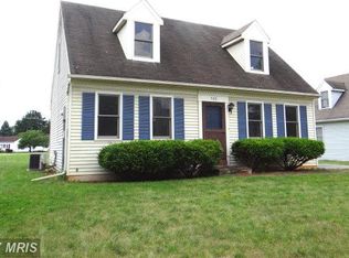 528 Bracken Dr, Chambersburg, PA 17201