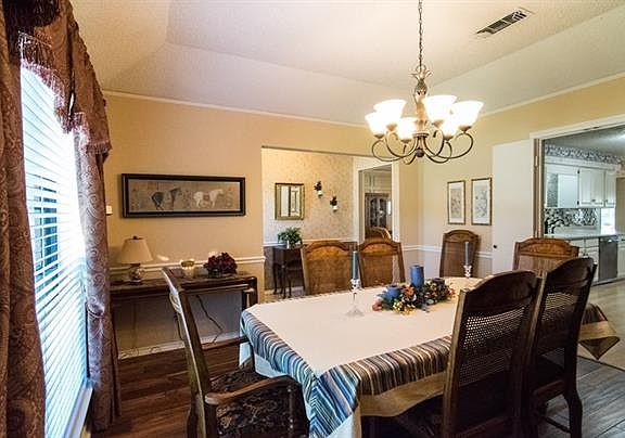 5th image of 1218 Wellington Dr