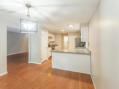 1st image of 656 Standing Springs Rd