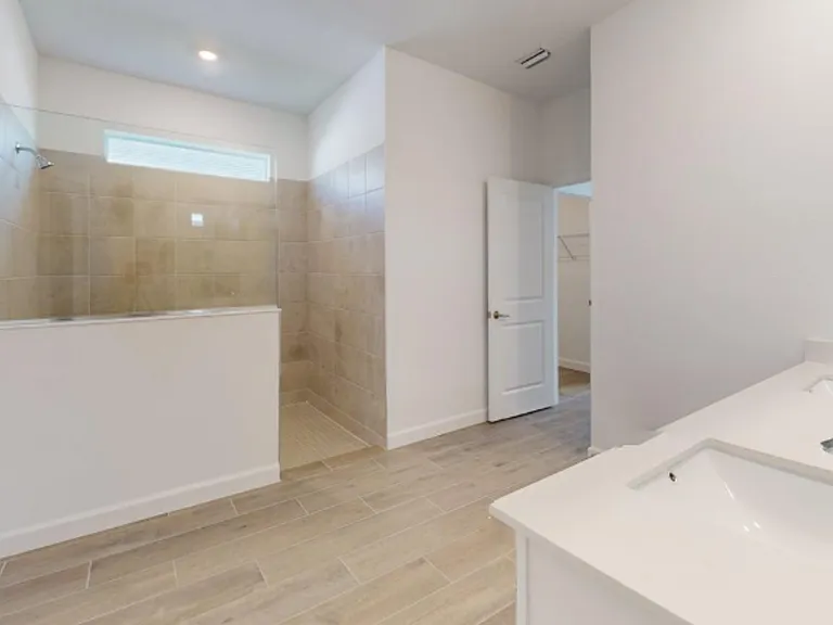 7949 Lakes Edge Ln — Photo 7