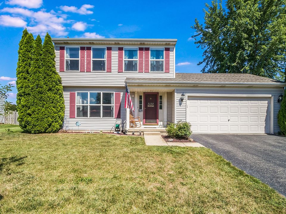 No HOA or SSA? YES PLEASE! Lots of large ticket items have been done, move on in!