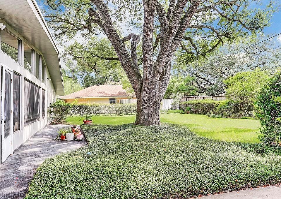 1st image of 4823 Braesvalley Dr