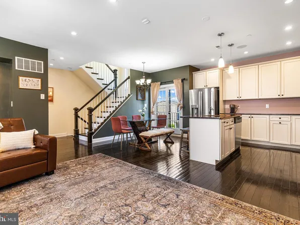 308 Dupont St, Philadelphia, PA 19128