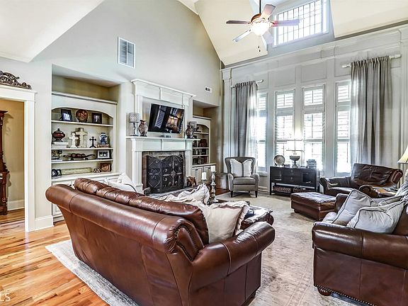 5th image of 43 Beaumont Farms Dr