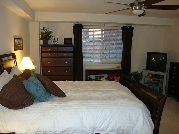 5th image of 1481A N Van Dorn St