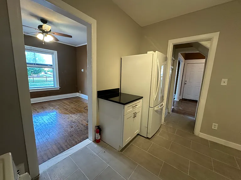 800 W Euclid Ave — Photo 12
