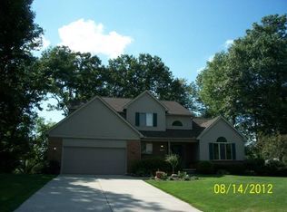 6335 Waldon Woods Dr, Clarkston, MI 48346