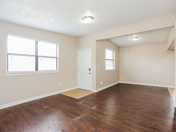 4th image of 2514 Green Oak Dr