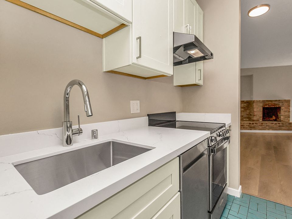 1st image of 22 Vandewater St APT 105