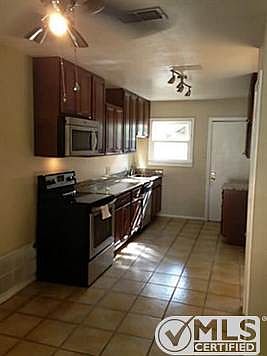 2nd image of 1516 Mayflower Dr