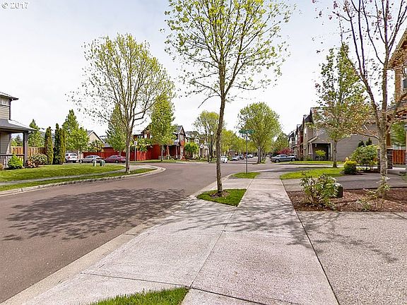 2nd image of 4586 SE Olivewood St