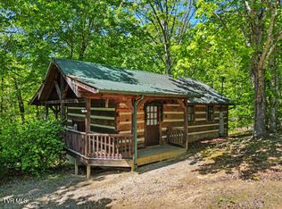 2208 Lake View Ln, Sevierville, TN 37876