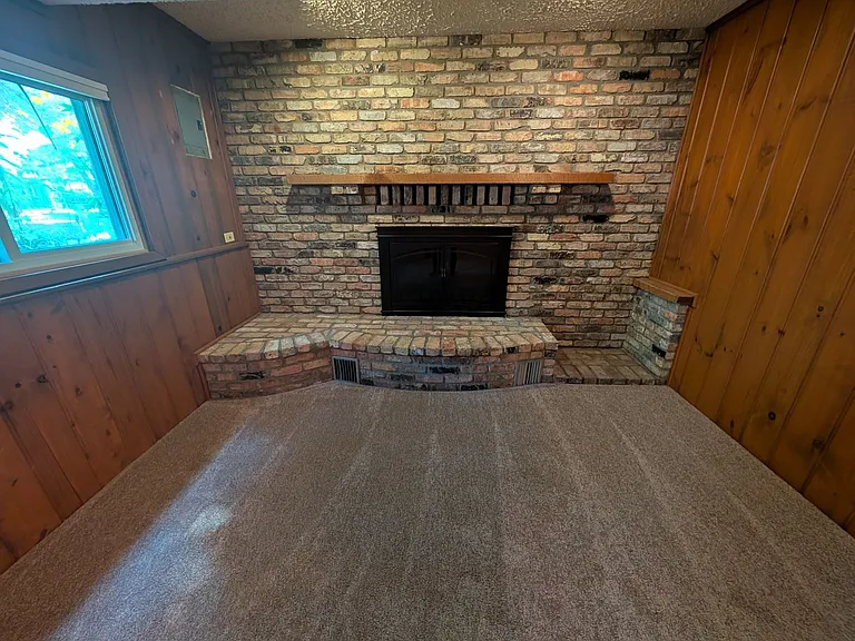 10207 Pilgrim Ln N — Photo 21