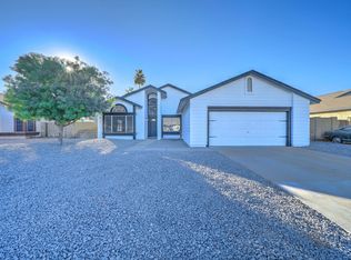2900 N Pennington Dr, Chandler, AZ 85224