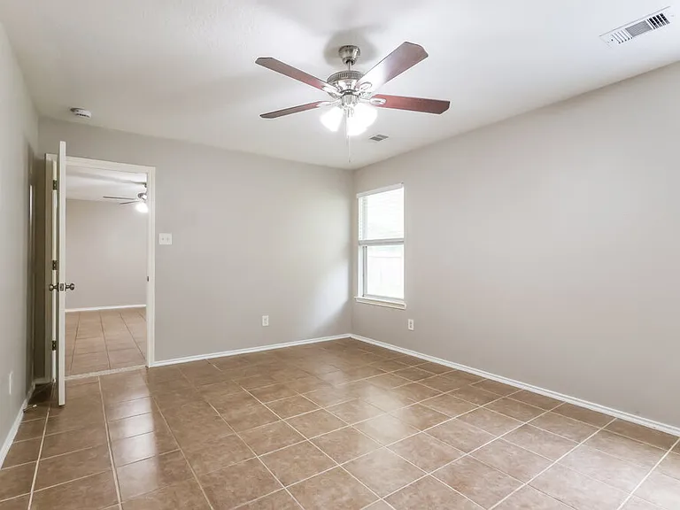10005 Sterling Place Dr — Photo 10
