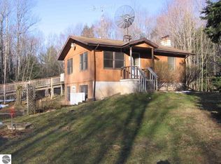 105 W Borden Rd, Rose City, MI 48654