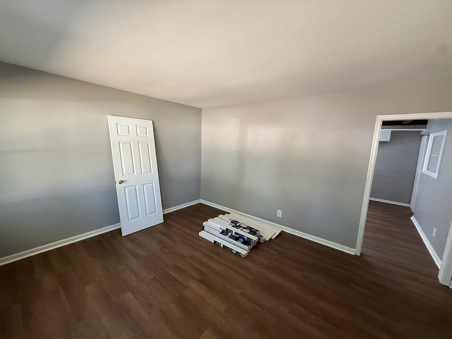 3 bed, 1.0 bath, 2052 sqft, $1,595 — Photo 2