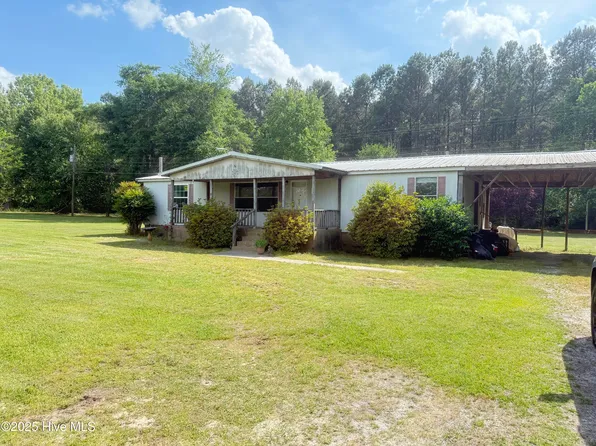17600 Fieldcrest Road, Laurinburg, NC 28352