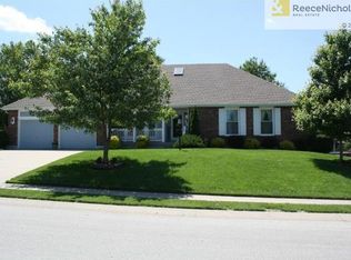 1000 Dogwood Dr, Raymore, MO 64083