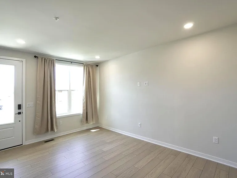 332 Aspen Way — Photo 6